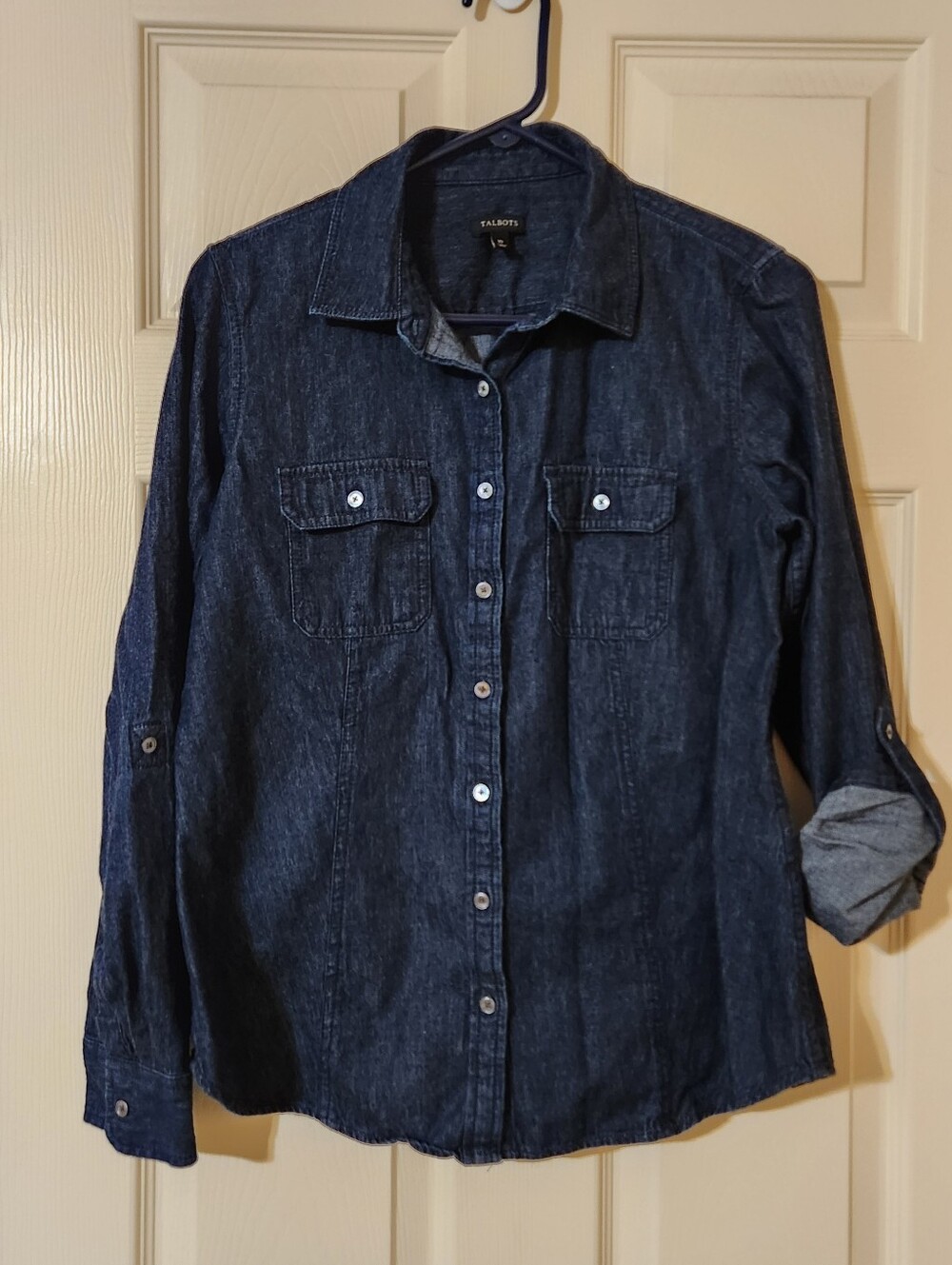 Talbots Women's Blue Denim ButtonUp Shirt 100% Cotton Pockets 10 Roll Tab Sleeve